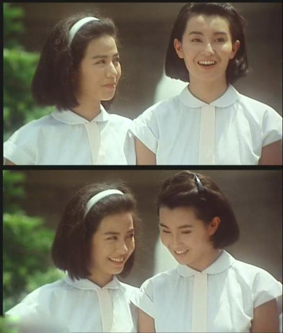 Nét hồn nhiên nữ sinh khiến hai người đẹp để lại ấn tượng sâu đậm trong lòng người hâm mộ.