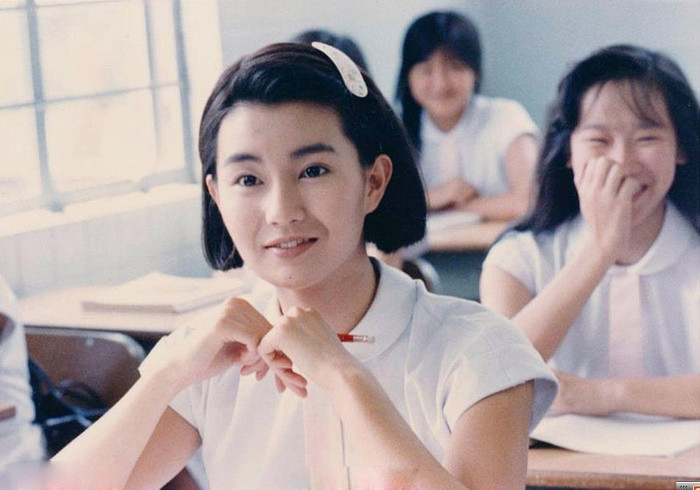 Trương Mạn Ngọc nổi bật với vẻ đẹp rạng rỡ của mình.