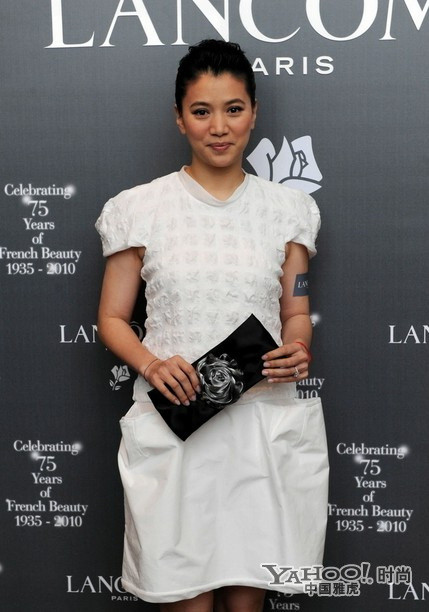 Viên Vịnh Nghi đã "phá tướng" sau khi lấy chồng và sinh con, không còn là một cô hoa hậu "liễu yếu đào tơ" ngày nào. Ảnh: Yahoo Viên Vịnh Nghi đã "phá tướng" sau khi lấy chồng và sinh con, không còn là một cô hoa hậu "liễu yếu đào tơ" ngày nào. Ảnh: Yahoo