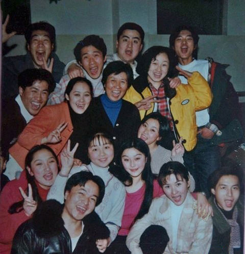 Và lớn lên vẫn luôn nổi bật với vẻ đẹp tự nhiên.