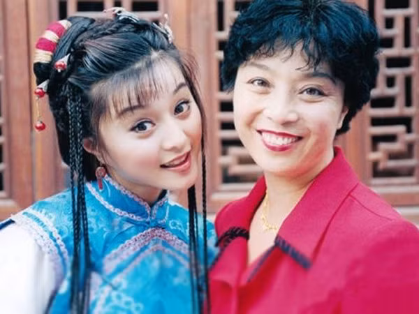 Phạm Băng Băng đã từng đi dám định mặt để chứng minh cho vẻ đẹp trời ban của mình khi có quá nhiều tin đồn không đúng về khuôn mặt hoàn mỹ của người đẹp.