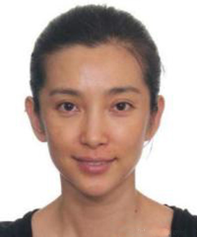 Mặt mộc của Lý Băng Băng không được sáng và rạng ngời như những bức ảnh trên báo. Mặt mộc của Lý Băng Băng không được sáng và rạng ngời như những bức ảnh trên báo.