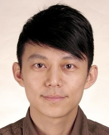 MC Hà Cảnh cũng không khác khi lên hình là mấy. MC Hà Cảnh cũng không khác khi lên hình là mấy.