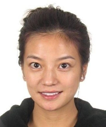 Triệu Vy trông như già thêm 10 tuổi với làn da đen xạm. Triệu Vy trông như già thêm 10 tuổi với làn da đen xạm.