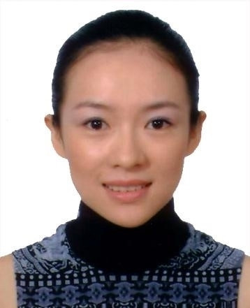 Về cơ bản khuôn mặt của Chương Tử Di vẫn rất thanh tú và đẹp như những lúc trang điểm. Về cơ bản khuôn mặt của Chương Tử Di vẫn rất thanh tú và đẹp như những lúc trang điểm.