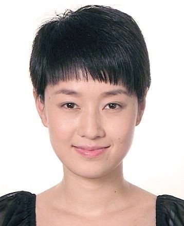 Ảnh mộc khiến Mã Y Lợi trở nên đáng yêu hơn. Ảnh mộc khiến Mã Y Lợi trở nên đáng yêu hơn.