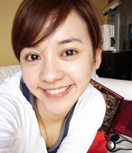 Trần Ý Hàm vẫn nhỏ nhắn dễ thương dù không son phấn. Trần Ý Hàm vẫn nhỏ nhắn dễ thương dù không son phấn.