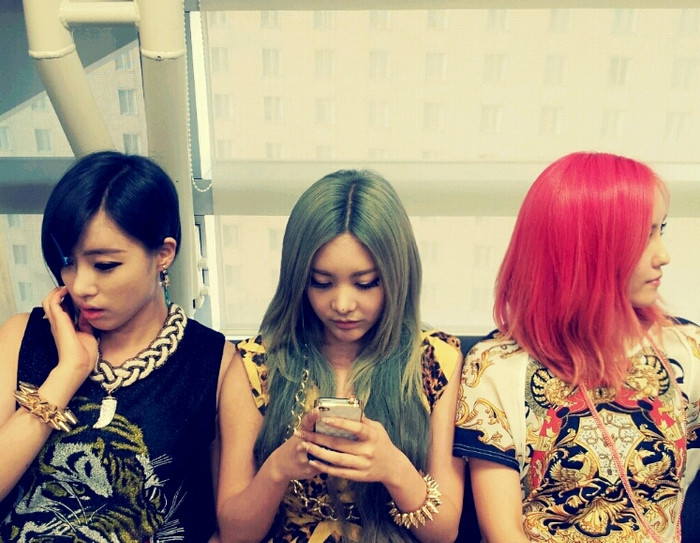 Eun Jung, Qri và Hyomin bộ ba nổi bật với ba màu tóc đậm sắc màu. Eun Jung, Qri và Hyomin bộ ba nổi bật với ba màu tóc đậm sắc màu.