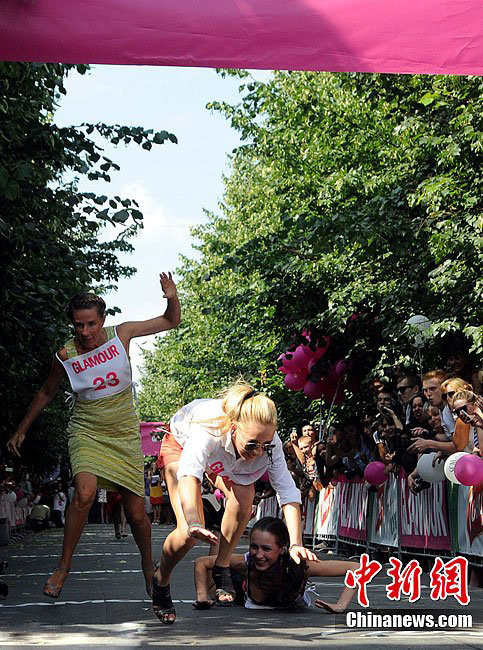 Và cũng có những cú vấp ngã giữa đường.