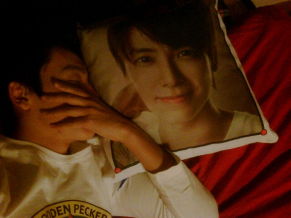 Dong Hae ngủ ngon lành.