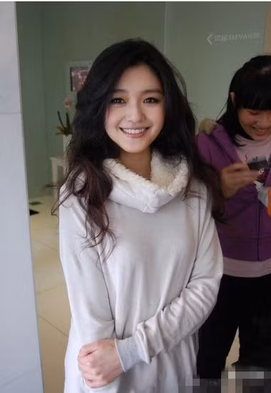 "Búp bê barbie" của Đài Loan Từ Hy Viên với nụ cười rất hiền.