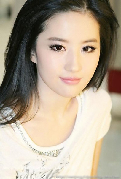 Ngọc nữ Hoa ngữ Lưu Diệc Phi với hình ảnh hoàn mỹ mỏng manh khiến ai cũng say đắm. Ngọc nữ Hoa ngữ Lưu Diệc Phi với hình ảnh hoàn mỹ mỏng manh khiến ai cũng say đắm.