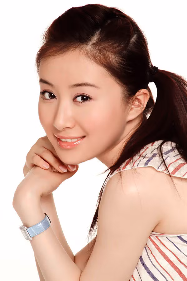 Trong sáng và đơn giản, nụ cười của Thư Sướng khiến mọi người đều hết phiền muộn.