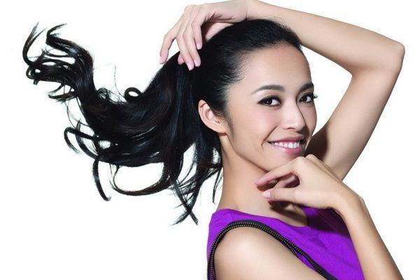 "Cô nàng miệng rộng" Diêu Thần nổi tiếng khắp Trung Quốc có một thương hiệu riêng về nụ cười của mình. "Cô nàng miệng rộng" Diêu Thần nổi tiếng khắp Trung Quốc có một thương hiệu riêng về nụ cười của mình.