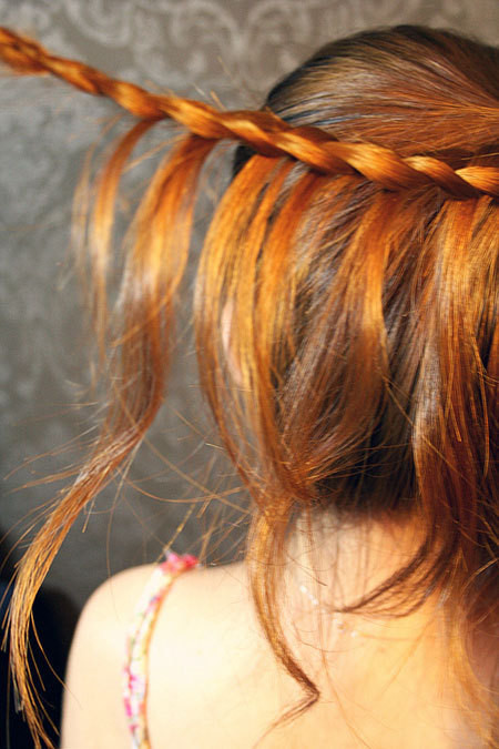 Làm theo tuần tự đến cuối cùng sẽ được một tết tóc như thế này.