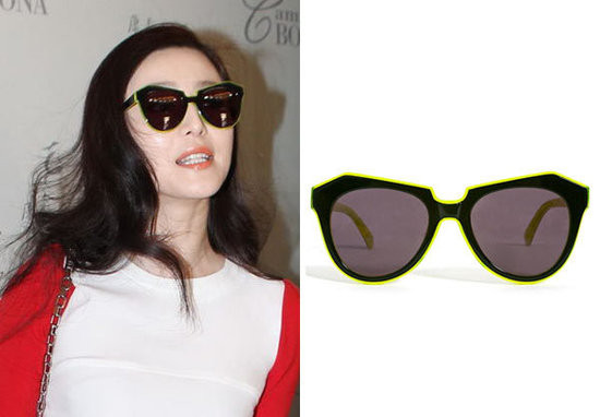 Kính huỳnh quang Karen. Đôi kính với lớp viền làm bằng huỳnh quang phát sáng cùng mắt kính nâu rất nổi bật. Kính huỳnh quang Karen. Đôi kính với lớp viền làm bằng huỳnh quang phát sáng cùng mắt kính nâu rất nổi bật.