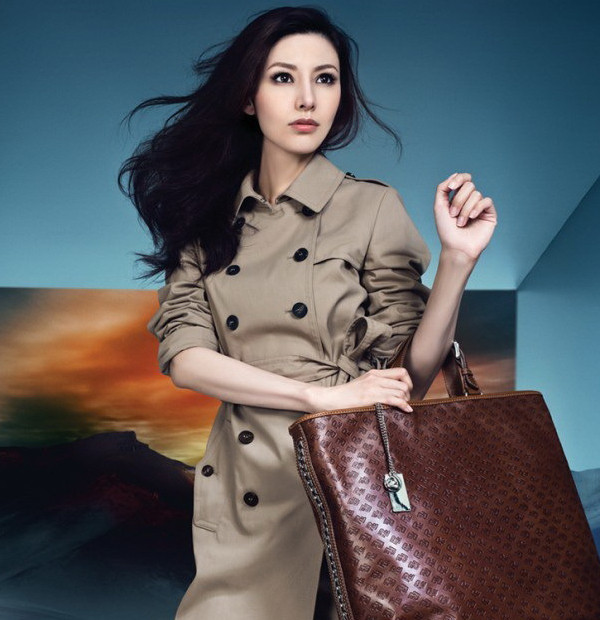 Vì khuôn mặt của cô khá lớn, cho đên với độ dày của môi kết hợp cùng mũi và mắt rất hài hòa với nhau. Vì khuôn mặt của cô khá lớn, cho đên với độ dày của môi kết hợp cùng mũi và mắt rất hài hòa với nhau.