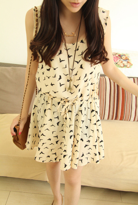 Váy trần tay nhẹ nhàng, xinh xắn.