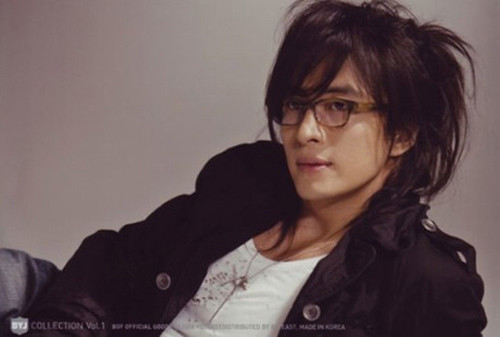 Đây là tài tử nổi tiếng của điện ảnh Hàn Quốc, Bae Yong Joon