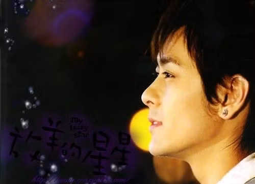 Anh chàng không tuổi Lâm Chí Dĩnh với đôi môi nhỏ trông càng đáng yêu hơn.