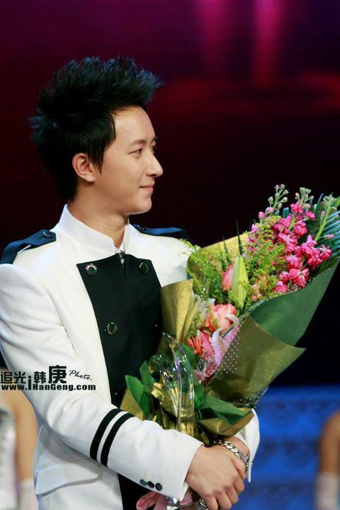 Hangeng sở hữu đôi môi nhỏ cùng sọc mũi cao lại càng hoàn mỹ hơn. Ảnh: Ihangeng Hangeng sở hữu đôi môi nhỏ cùng sọc mũi cao lại càng hoàn mỹ hơn. Ảnh: Ihangeng