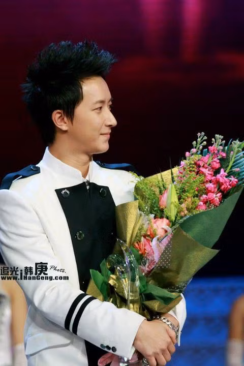 Hangeng sở hữu đôi môi nhỏ cùng sọc mũi cao lại càng hoàn mỹ hơn. Ảnh: Ihangeng