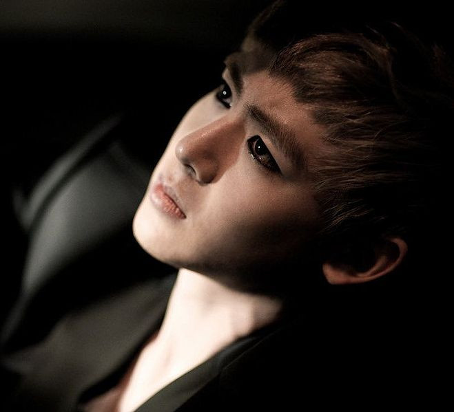 Chàng "Hoàng tử Thái" Nichkhun đôi môi mím lạnh lùng nhưng vô cùng hấp dẫn. Chàng "Hoàng tử Thái" Nichkhun đôi môi mím lạnh lùng nhưng vô cùng hấp dẫn.