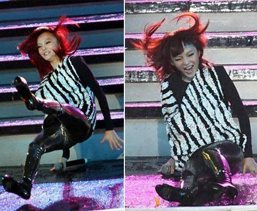 Nhảy hát quá hăng nên Trương Thiều Hàm cũng bắt đầu "vồ ếch". Nhảy hát quá hăng nên Trương Thiều Hàm cũng bắt đầu "vồ ếch".