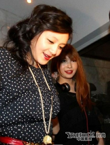 Nhìn dáng người Từ Hy Viên chẳng khác gì một bà bầu. Ảnh: Yahoo Nhìn dáng người Từ Hy Viên chẳng khác gì một bà bầu. Ảnh: Yahoo