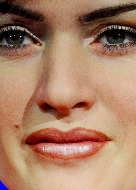 Kate Winslet da đã nhăn, nhan sắc xuống cấp trầm trọng. Kate Winslet da đã nhăn, nhan sắc xuống cấp trầm trọng.