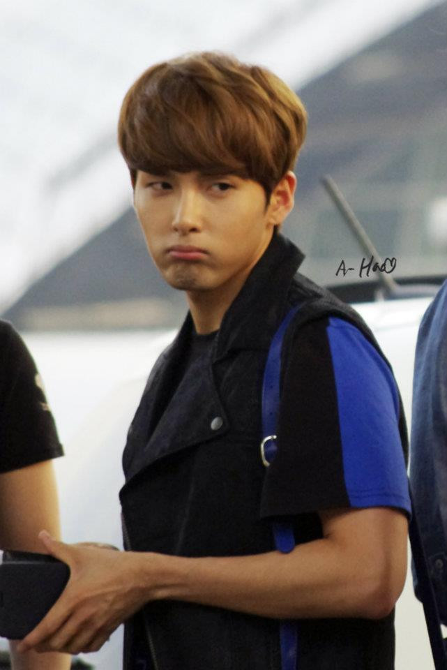 Ryeowook vốn đã đáng yêu nay lại càng đáng yêu hơn. Ryeowook vốn đã đáng yêu nay lại càng đáng yêu hơn.