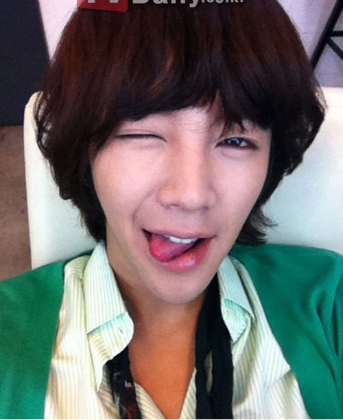 Jang Geun Suk cực cute với kiểu làm điệu này. Jang Geun Suk cực cute với kiểu làm điệu này.