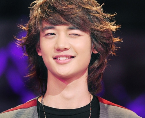 Minho dễ thương của Shinee nháy mắt rất tình tứ. Minho dễ thương của Shinee nháy mắt rất tình tứ.