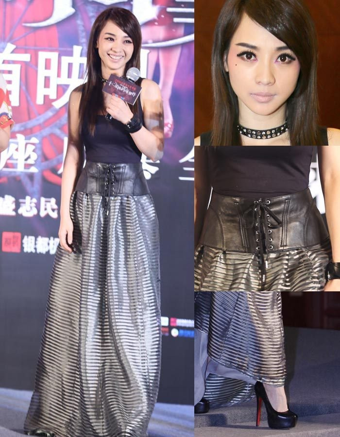 Nhưng sau nhiều lần bị phản ánh, lần này có vẻ 'Nữ hoàng sexy' của Trung Quốc đã dần thay đổi sang phong cách lịch sự hơn nhưng vẫn giữ được vẻ gợi cảm của mình. Nhưng sau nhiều lần bị phản ánh, lần này có vẻ 'Nữ hoàng sexy' của Trung Quốc đã dần thay đổi sang phong cách lịch sự hơn nhưng vẫn giữ được vẻ gợi cảm của mình.