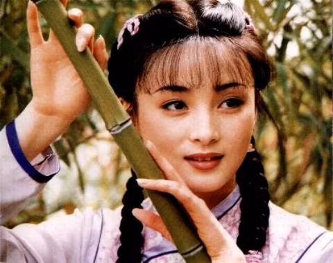 Tưởng Cần Cần là một trong những "hòn ngọc quý" mà Quỳnh Dao đã khám phá ra, mang lại cho nền điện ảnh nước nhà một diễn viên tài đức vẹn toàn.