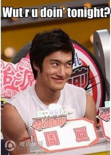 Siwon và ánh mắt trông rất ngộ. Siwon và ánh mắt trông rất ngộ.