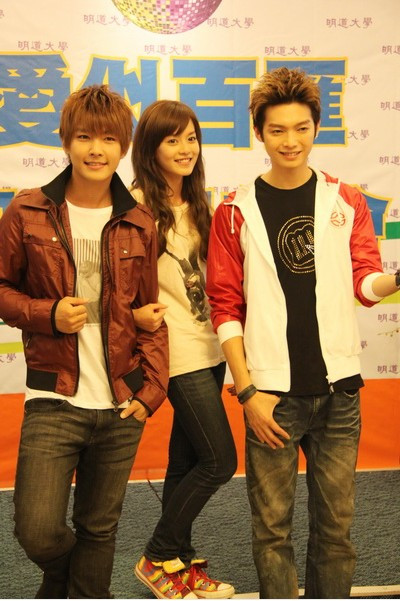 Cô từng tham gia vai nữ chính trong bộ phim "Love Buffet" với hai anh chàng điển trai của Phi Luân Hải.