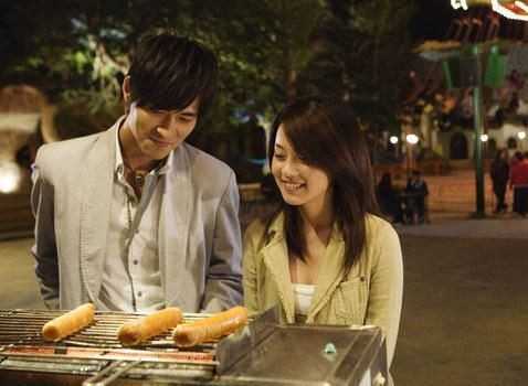 Dù có đau lòng sau khi chia tay thì khi Từ Hy Viên lấy chồng, Châu Du Dân cũng đã tìm được tình yêu mới cho mình.