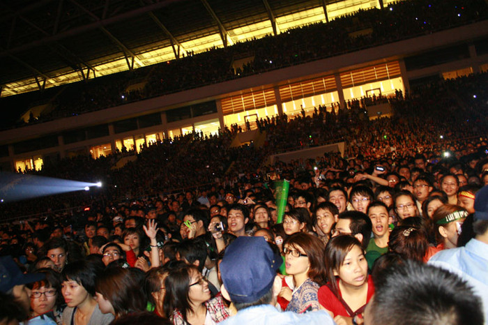 Lượng fan của Westlife đông đột biến so với dự tính ban đầu