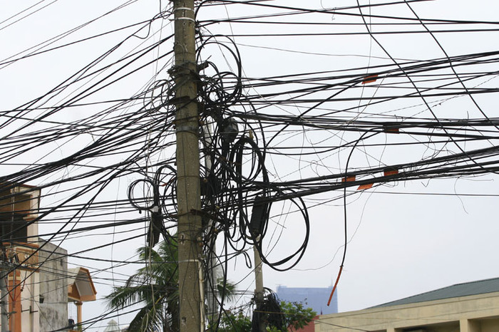 Nhằng nhịt dây nhợ