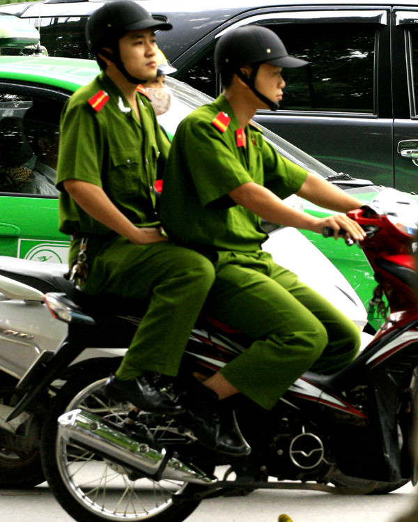 Không khó để bắt gặp những cảnh này