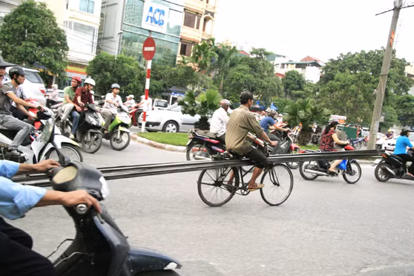 Khi "ta" đã vào là tất cả phải "né" hết