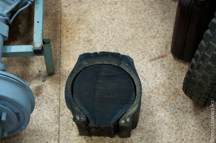 Lốp chống đạn của Jeep Willys. Lốp chống đạn của Jeep Willys.