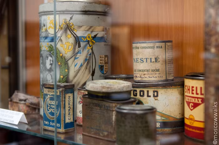 Viện trợ lương thực và đồ chơi trẻ em