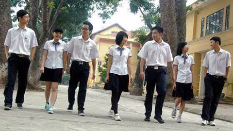 Đổi giờ học khiến các phụ huynh phải phụ thuộc vào con nhiều hơn. Ảnh minh họa Đổi giờ học khiến các phụ huynh phải phụ thuộc vào con nhiều hơn. Ảnh minh họa