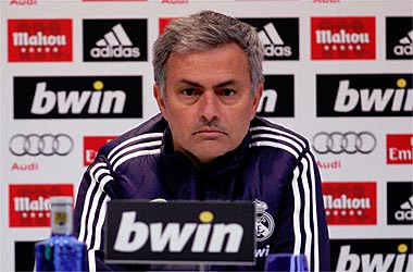 Mourinho đang đối mặt với nhiều áp lực ở Real. Mourinho đang đối mặt với nhiều áp lực ở Real.