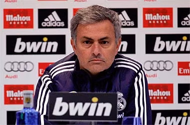 Mourinho đang đối mặt với nhiều áp lực ở Real. Mourinho đang đối mặt với nhiều áp lực ở Real.