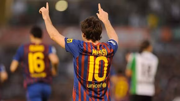 Với cú hat-trick vào lưới Granada, Messi chính thức trở thành chân sút vĩ đại nhất lịch sử Barca, vượt qua kỷ lục ghi 232 bàn thắng của huyền thoại Cesar Rodriguez. Với cú hat-trick vào lưới Granada, Messi chính thức trở thành chân sút vĩ đại nhất lịch sử Barca, vượt qua kỷ lục ghi 232 bàn thắng của huyền thoại Cesar Rodriguez.