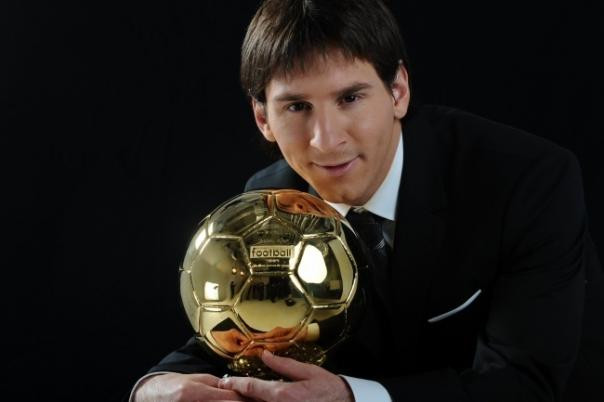 Đầu năm 2012, Messi lần thứ ba liên tiếp giành 'Quả bóng vàng' FIFA. Đầu năm 2012, Messi lần thứ ba liên tiếp giành 'Quả bóng vàng' FIFA.