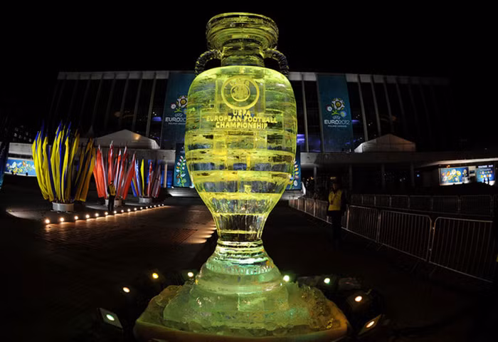 Chiếc cúp có thể biến đổi theo nhiều màu khác nhau